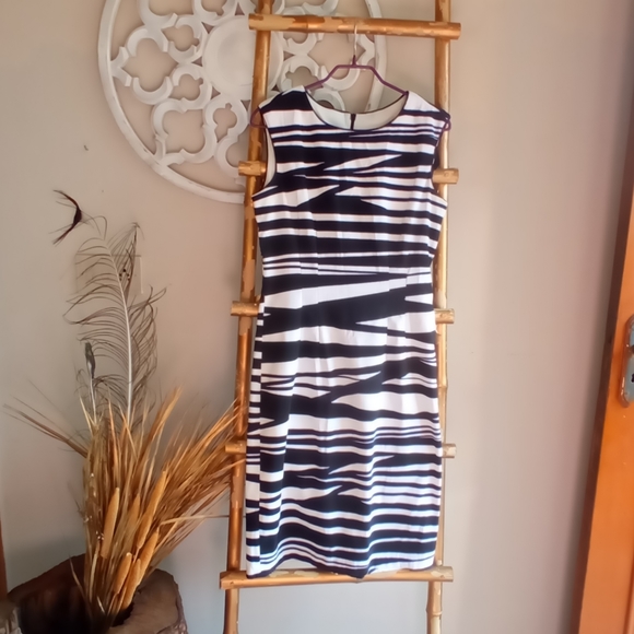 Bisou Bisou Paris Black and White Dress - Picture 7 of 17